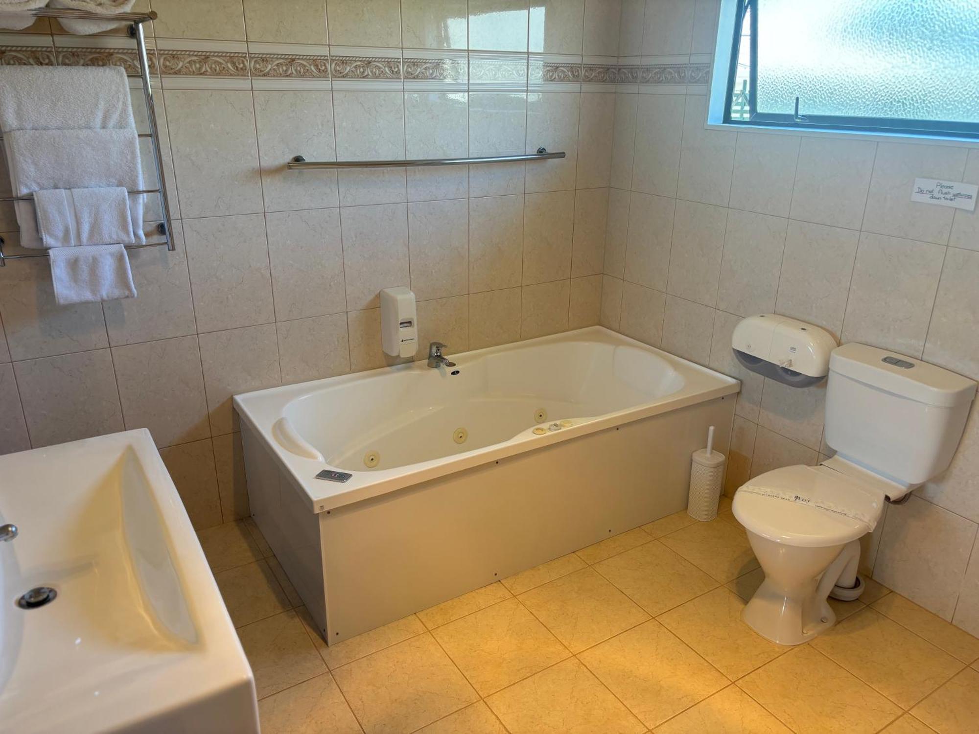 Motel The Rocks 4*
